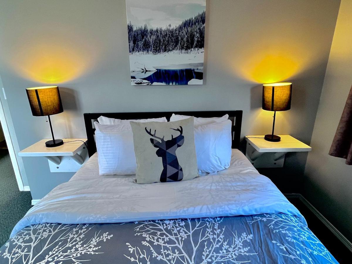 Canadian Rockies Chalets Canmore Exteriör bild